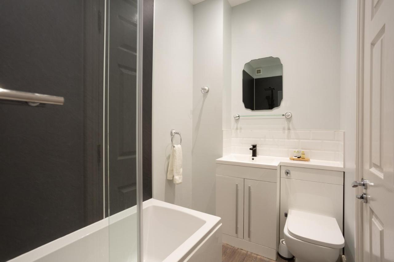 The Falcon Tap Boutique Inn York Extérieur photo